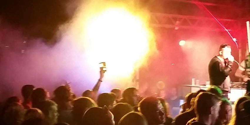 Vallende senior kan baat hebben bij zwalkende jongeren op Lowlands