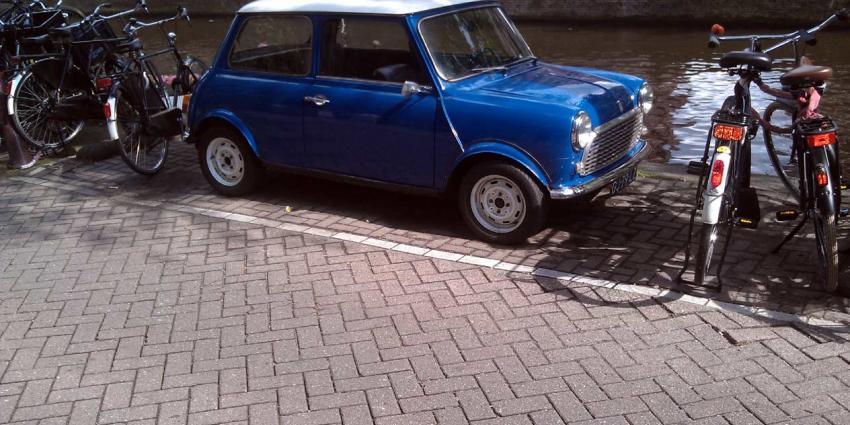 Amsterdam pakt foutparkeren aan met scanauto 