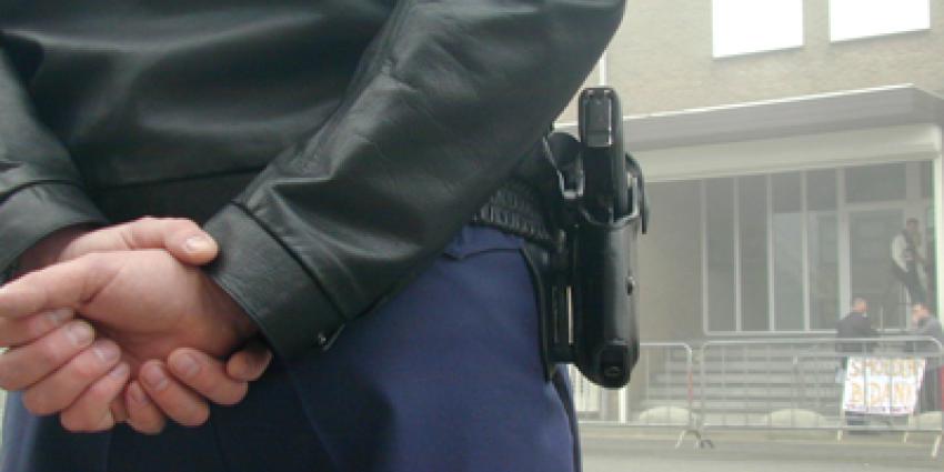 Beschoten voorvluchtige jeugd-tbs'er doet aangifte tegen agent