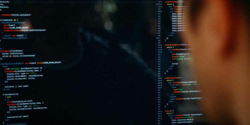 programmeur-it-specialist-code