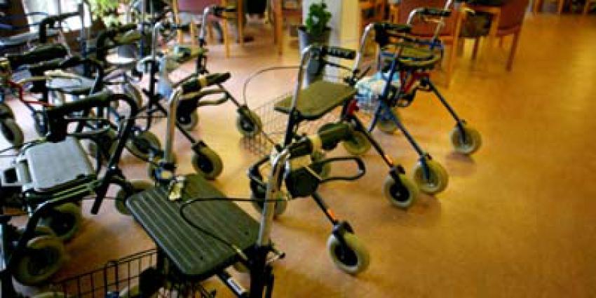 Foto van rollators bejaardentehuis | Archief EHF