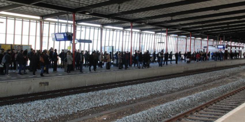 Door een sein-, wissel- en stroomstoring ligt treinverkeer rond Rotterdam helemaal plat