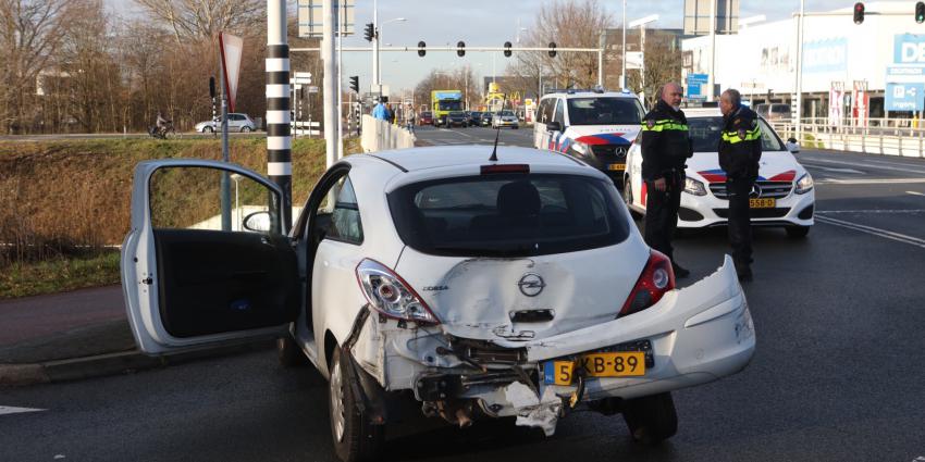 Beschadigde auto na aanrijding