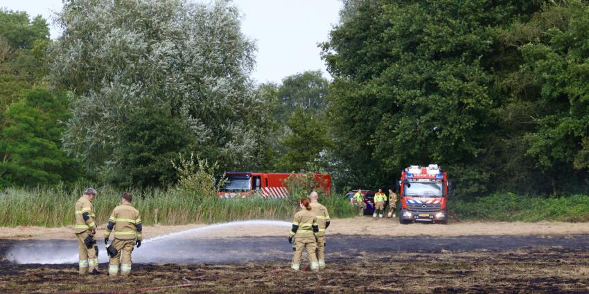 Brandweer dooft brand