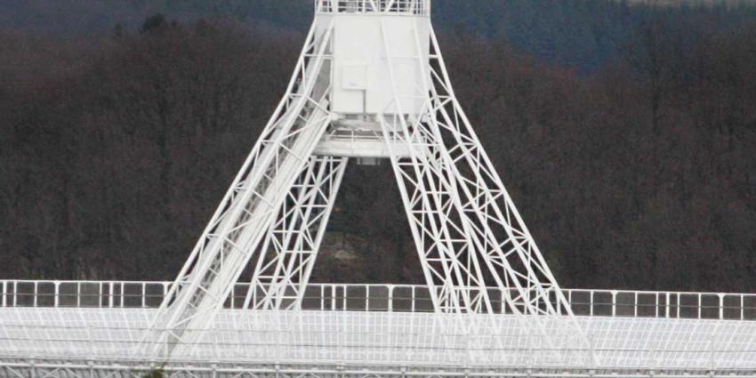 Eerste meervoudige snelle radioflits van buiten Melkweg ontdekt