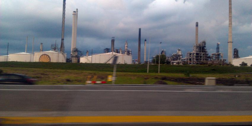 Shell raffinaderij is Pernis ligt volledig stil