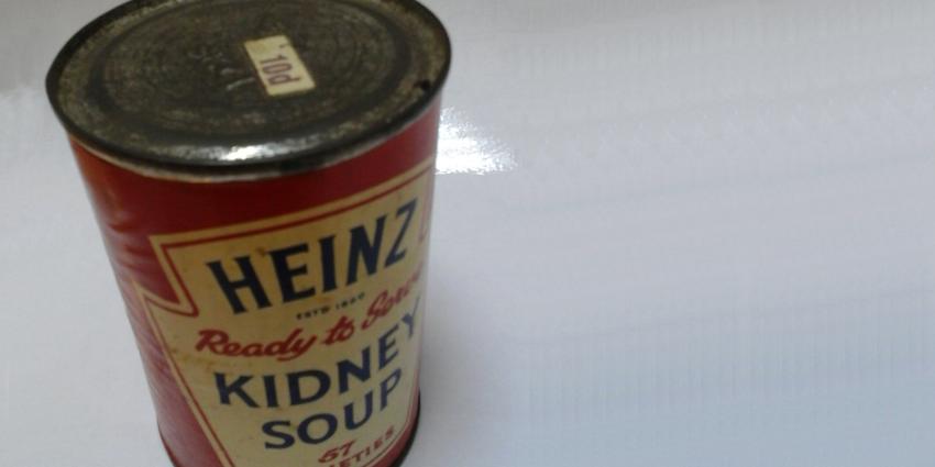 Voedselbank krijgt soep die vijftig jaar over datum is