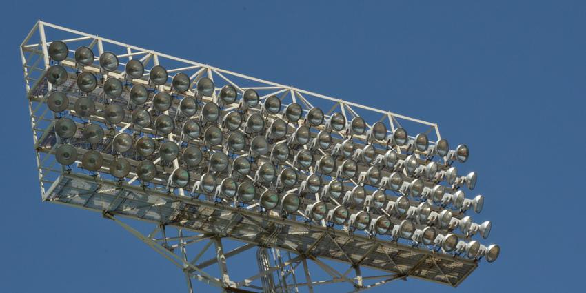 Lichtmasten De Kuip weigeren dienst