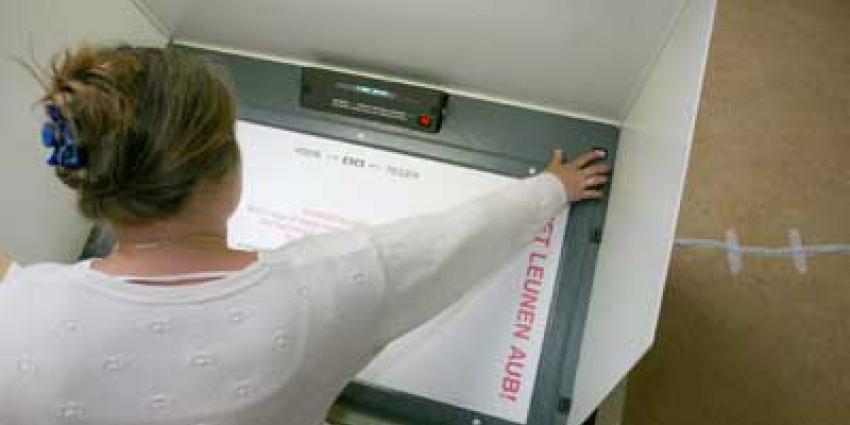 Meeste gemeenten willen elektronisch stemmen terug