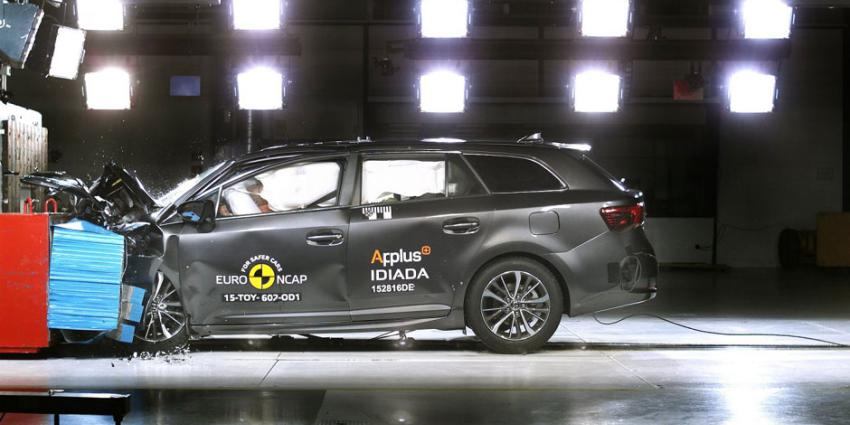 44 gloednieuwe modellen 'crashte' tijdens de aangescherpte crashtest