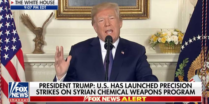 Coalitie VS, UK en Frankrijk voert luchtaanval uit op Syrië