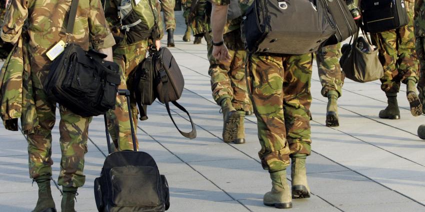 Advies: Militairen reis niet in uniform