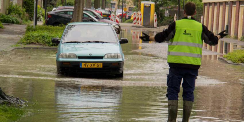 Foto van overstroming straten | Flashphoto | www.flashphoto.nl