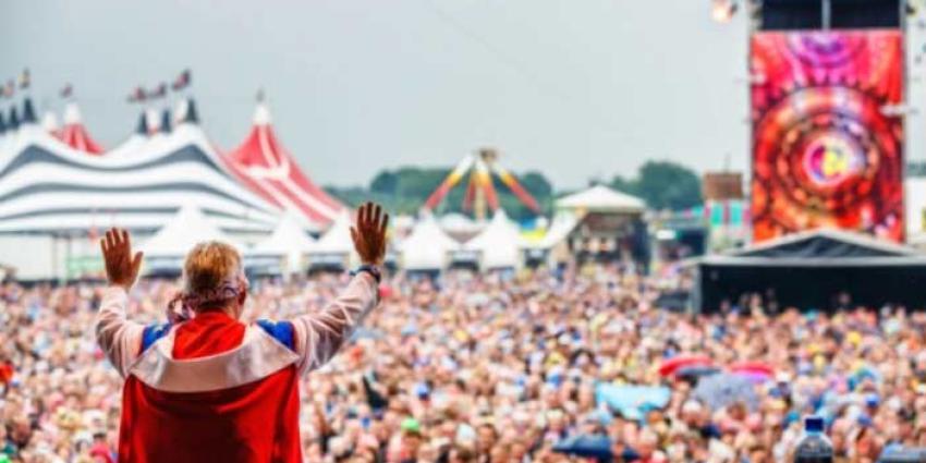 65.000 Zwarte Crossers brengen één minuut een massaal eresaluut aan het leven 