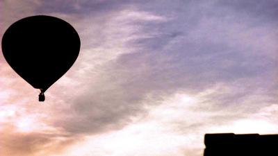 luchtballon-woning-avond