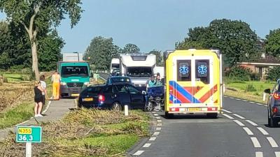 verkeersongeval-Grijpskerk-ambulance