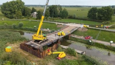 Kraan bezig met berging