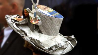 Prinsjesdag-wind-hoedje-papier-krant