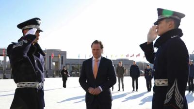 Tuinman-kranslegging-Zuid-Korea