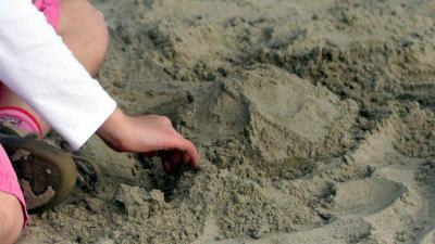 zand-kind-spelen