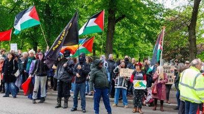 Gemaskerde demonstranten
