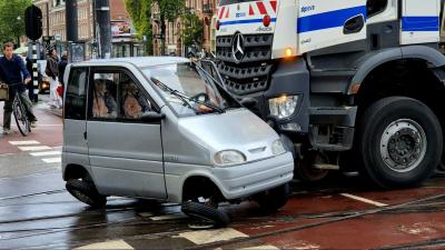 canta-brommobiel-vrachtwagen-botsing