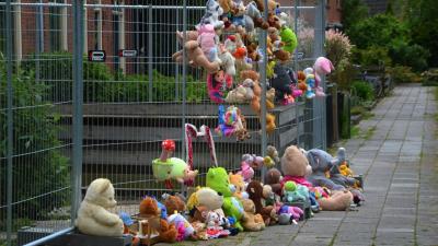 knuffels-hek-woning-kindermishandeling-Stadskanaal