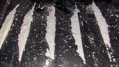 cocaine-lijntjes-spiegel-drugs-verslaving