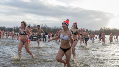 Nieuwjaarsduik Hoornse Plas Groningen