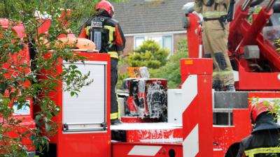 Hoogwerker brandweer Delfzijl vliegt in brand