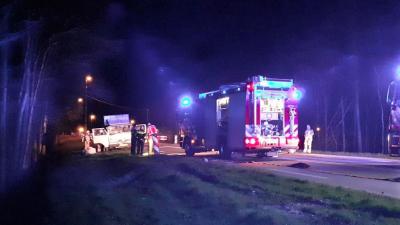 brand in kleine vrachtwagen