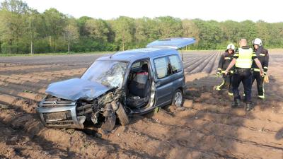 Foto van beschadigde wagen