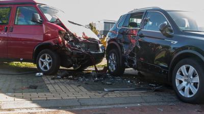 Camperbus zorgt voor schade