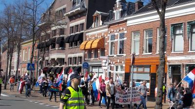 Politie handen vol aan Pediga en anti-fascistische demonstraties