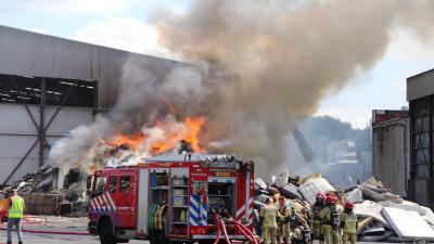 Foto van brand bij recyclebedrijf