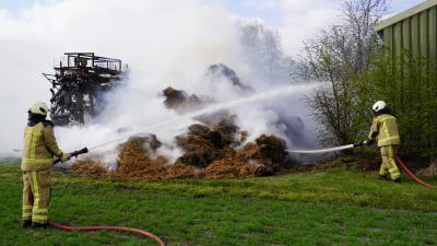 Carnavalswagen in vlammen opgegaan