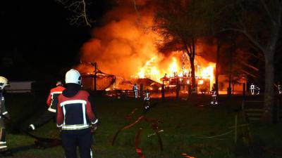 Twee schuren in vlammen opgegaan in Orvelte