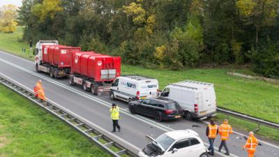 Weg geblokkeerd door ongeval 