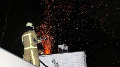 Schoorsteenbrand op vakantiepark