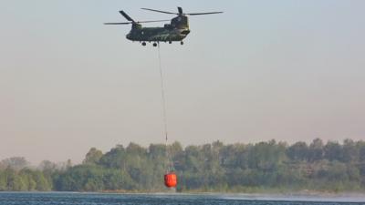 Chinook-helikopter-blussen