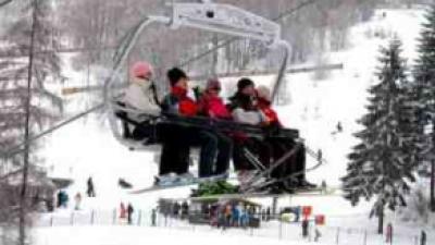 'Nederlands meisje (6) zwaargewond uit skilift gehaald'