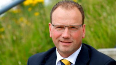 Sociale partners bang voor gigantische stijging van ziektekostenpremie