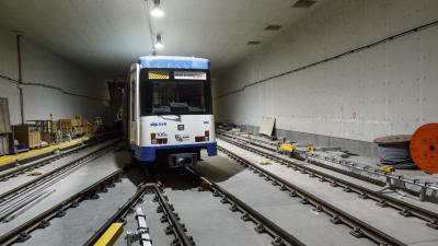 Eerste metro door de nieuwe Amsterdamse Noord-Zuidlijn