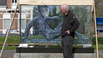 Foto van nieuw beeld oorlogsmonument Wildervank | Stichting VIP | www.parkstadveendam.nl