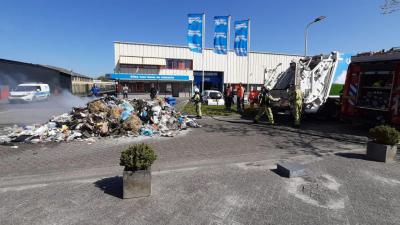 Brand in vuilniswagen