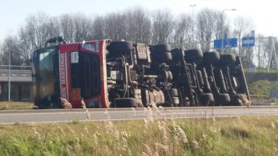 Vrachtwagen gekanteld Groningen