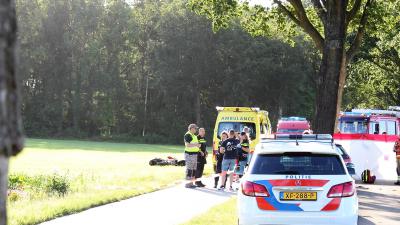 Hulpdiensten bij dodelijk ongeval in Hooghalen