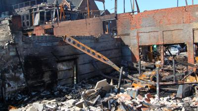 Foto van dag na grote brand