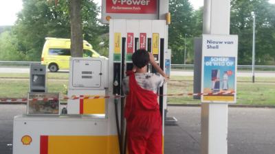 Bezetting Shell tankstation