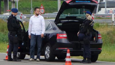 Extra veiligheidsmaatregelen Schiphol langer van kracht
